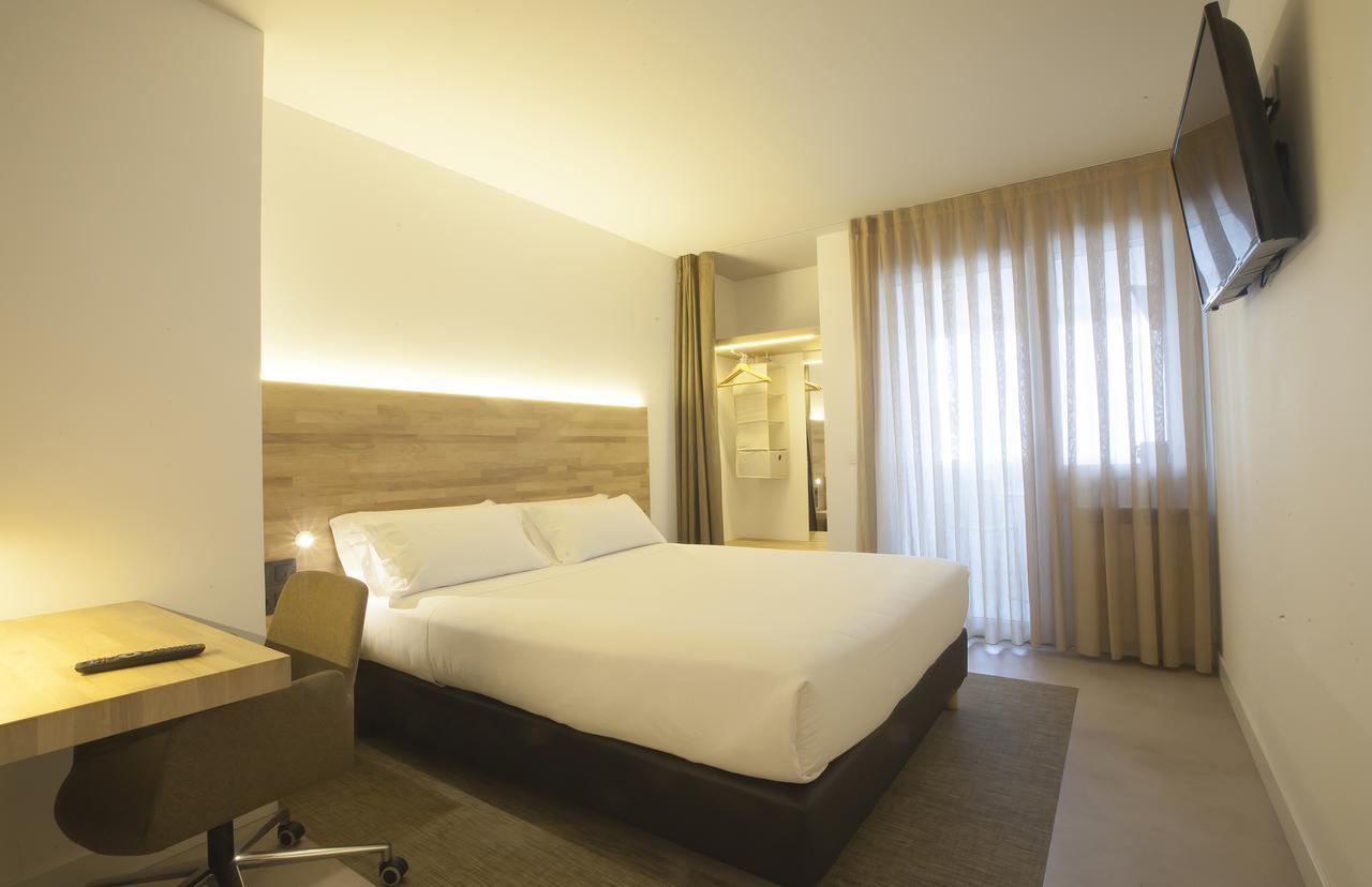 Hotel A Pamplona Buitenkant foto