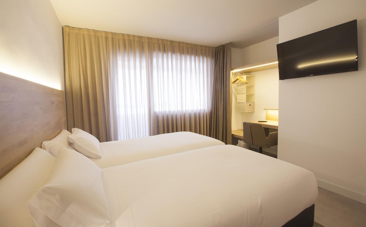 Hotel A Pamplona Buitenkant foto