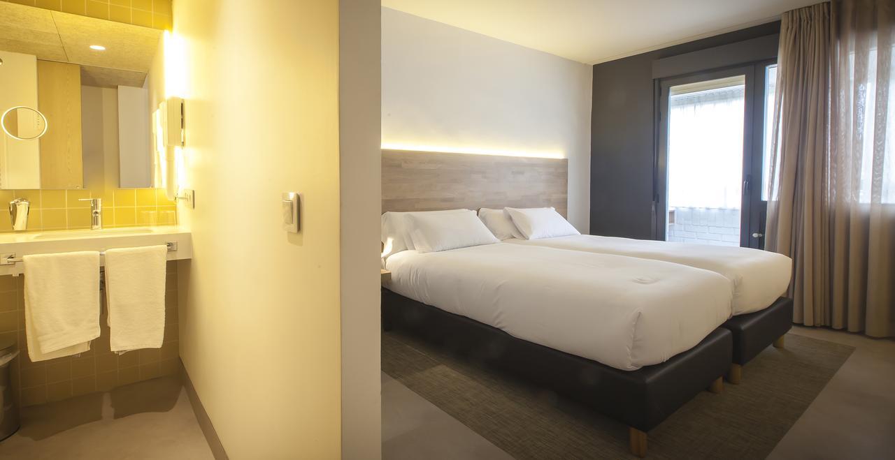 Hotel A Pamplona Buitenkant foto
